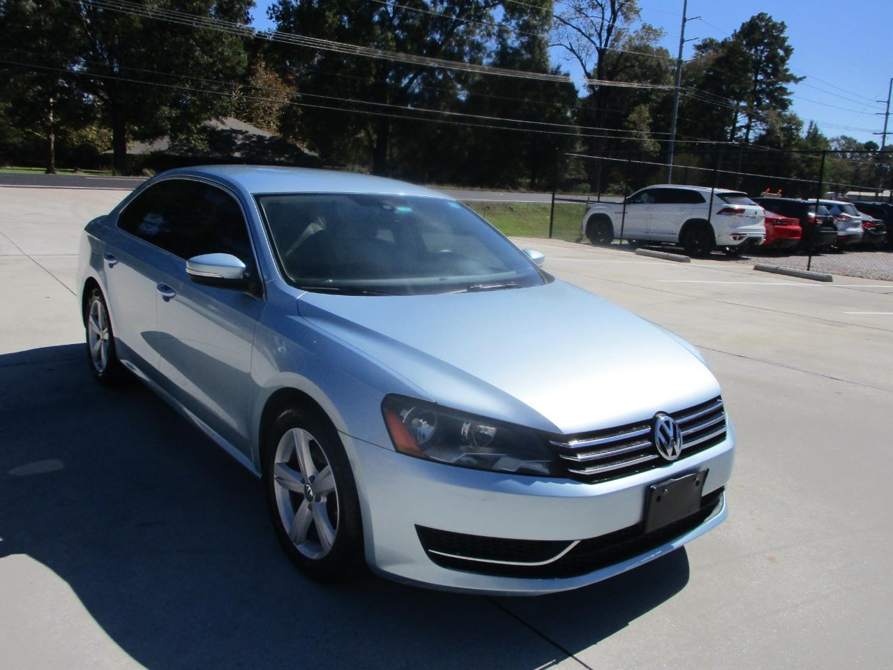 Volkswagen Passat 4dr Sdn 2.5L Auto SE PZEV 2013