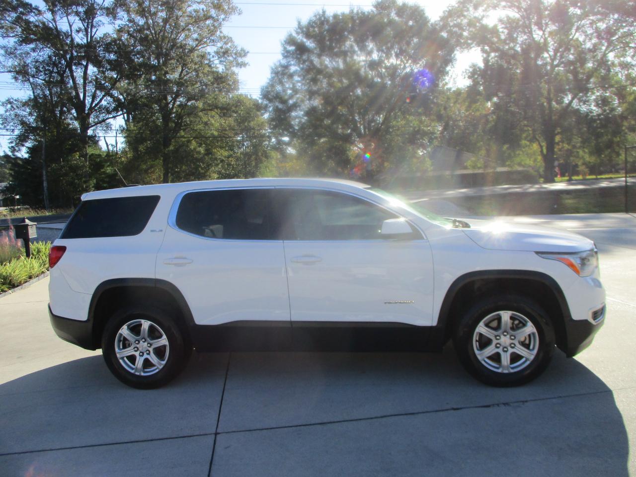 GMC Acadia FWD 4dr SLE w/SLE-1 2019