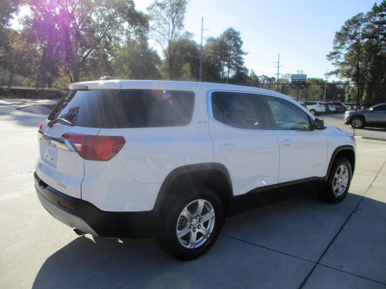 GMC Acadia FWD 4dr SLE w/SLE-1 2019