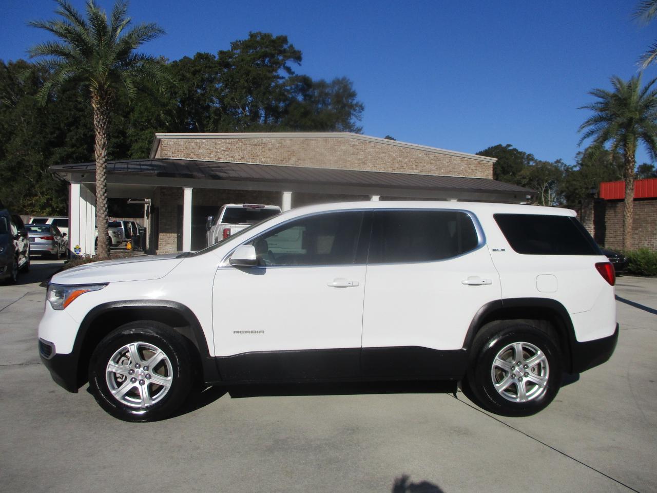 GMC Acadia FWD 4dr SLE w/SLE-1 2019