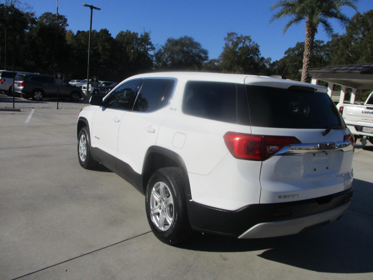 GMC Acadia FWD 4dr SLE w/SLE-1 2019
