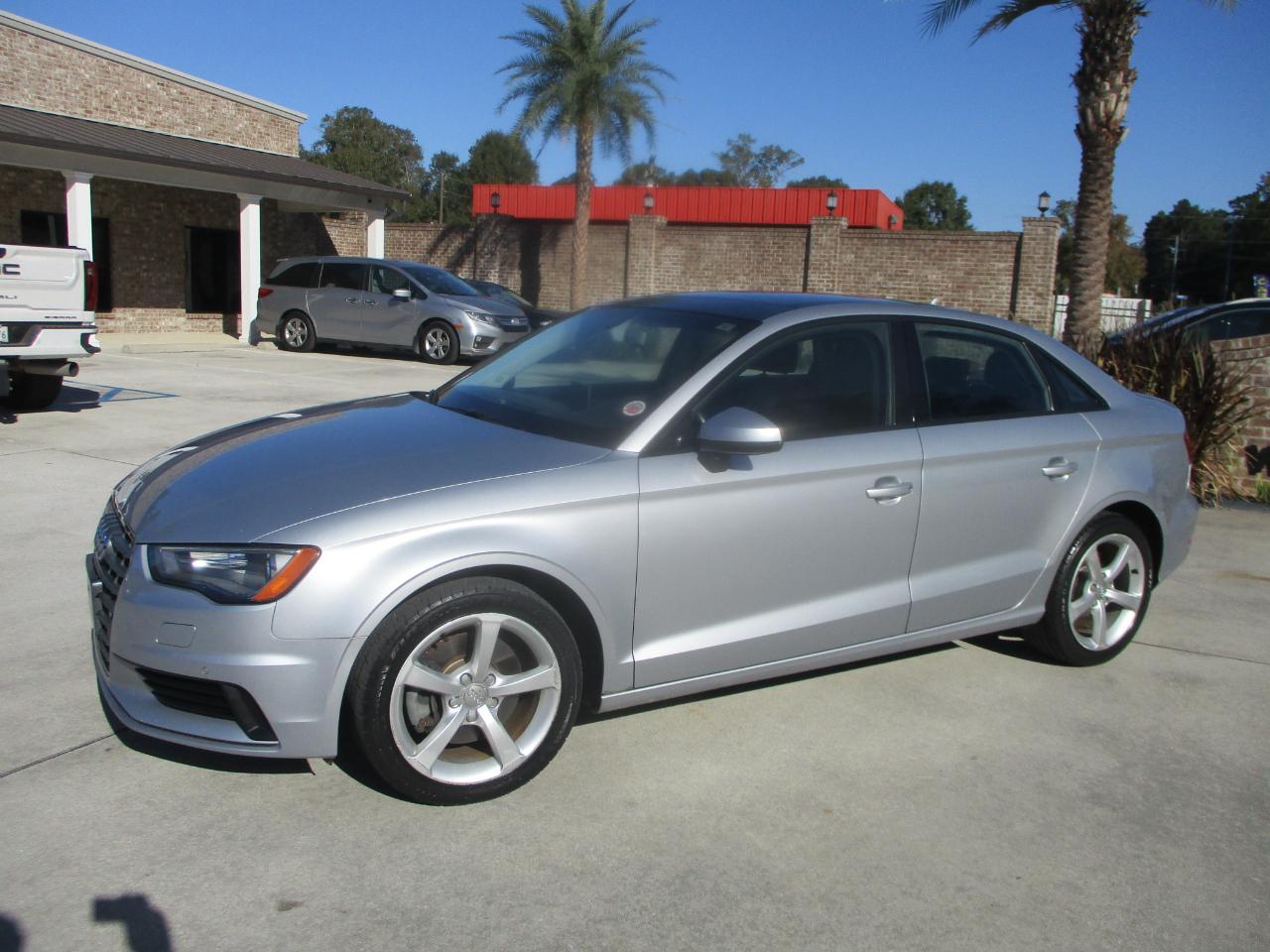 Audi A3 4dr Sdn FWD 1.8T Premium 2016