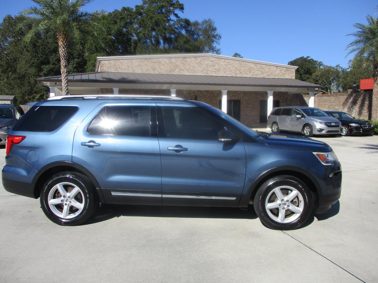 Ford Explorer XLT FWD 2019