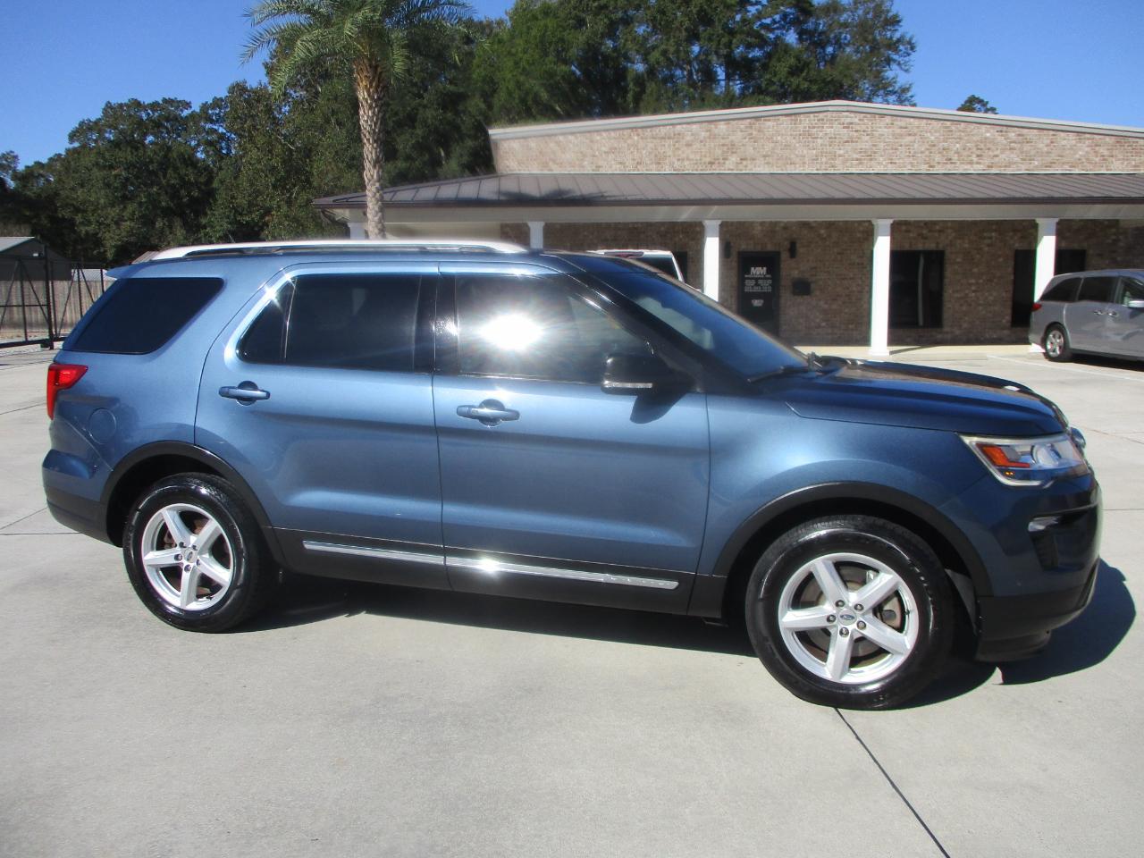Ford Explorer XLT FWD 2019