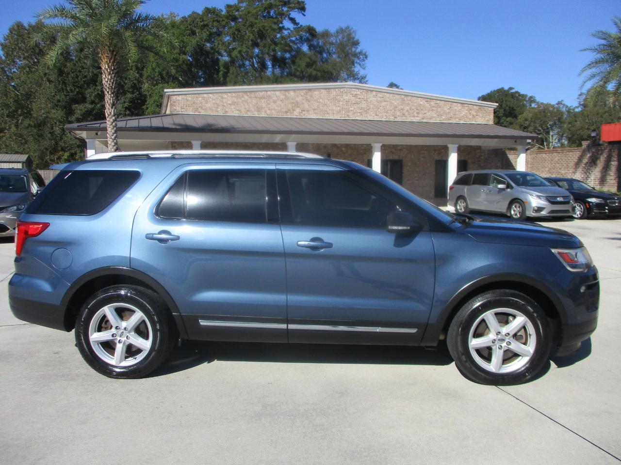 Ford Explorer XLT FWD 2019