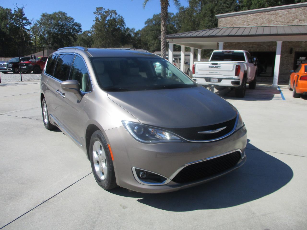 Chrysler Pacifica Touring-L Plus FWD 2017