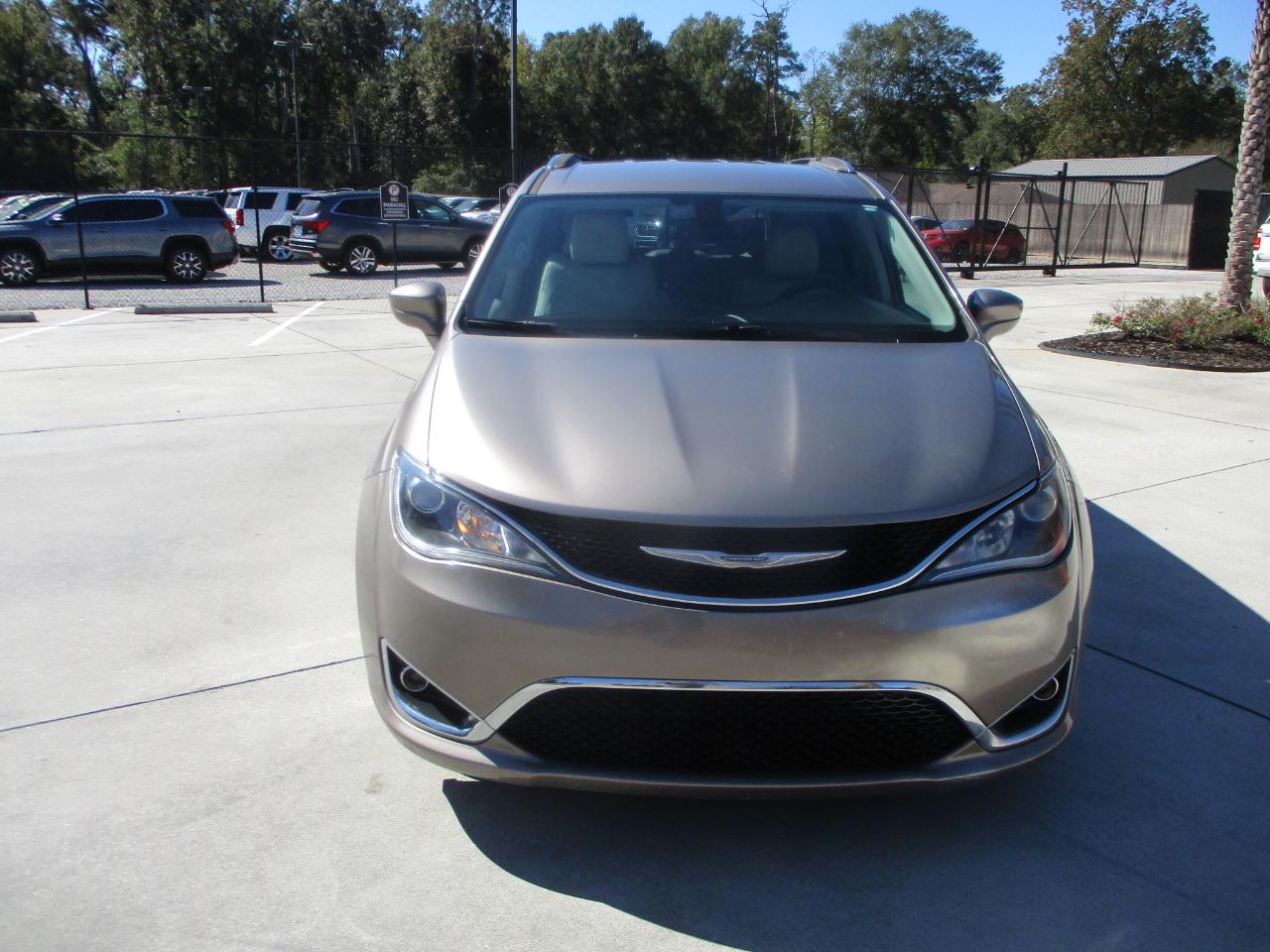 Chrysler Pacifica Touring-L Plus FWD 2017