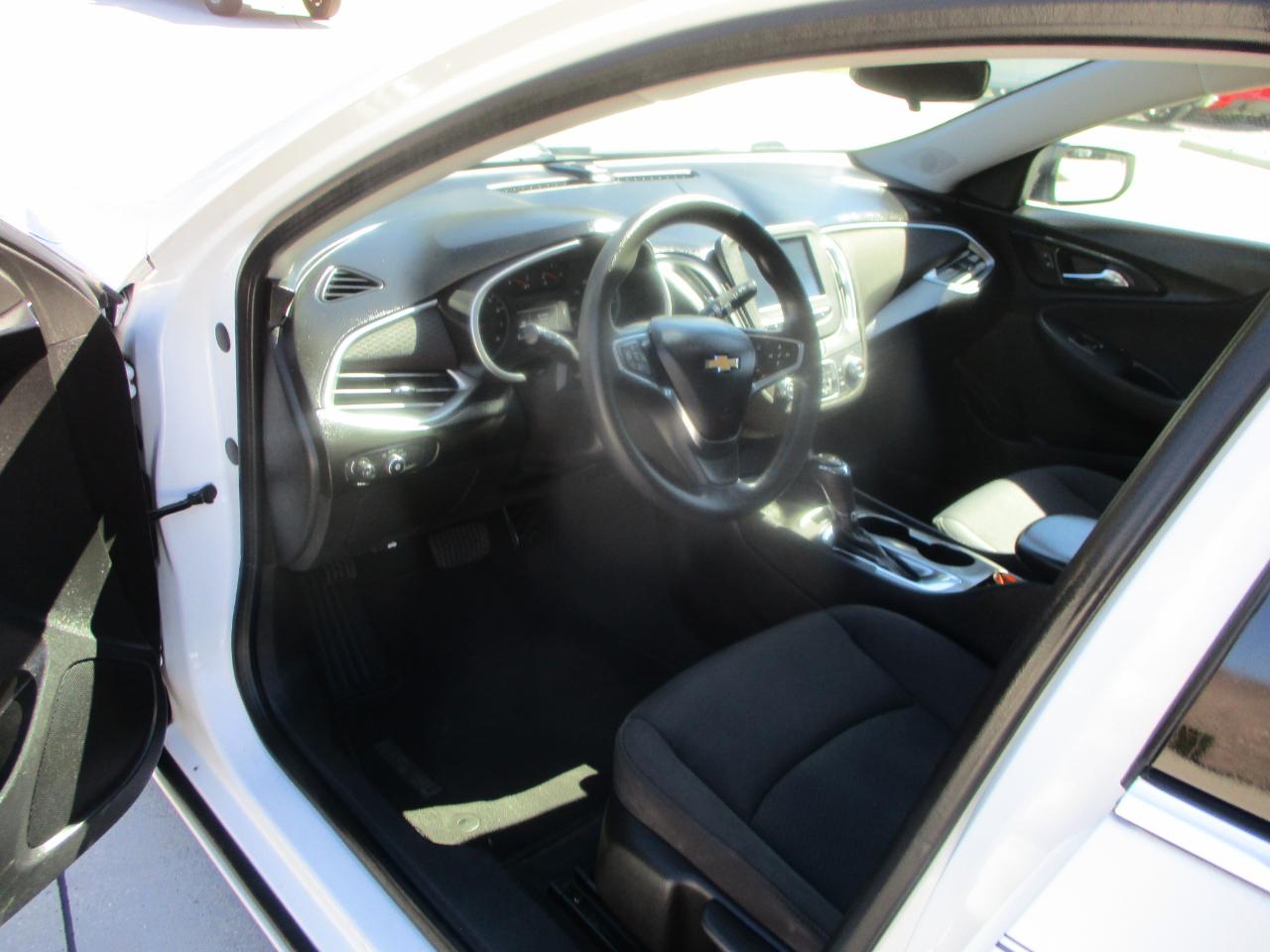 Chevrolet Malibu 4dr Sdn LS w/1LS 2018