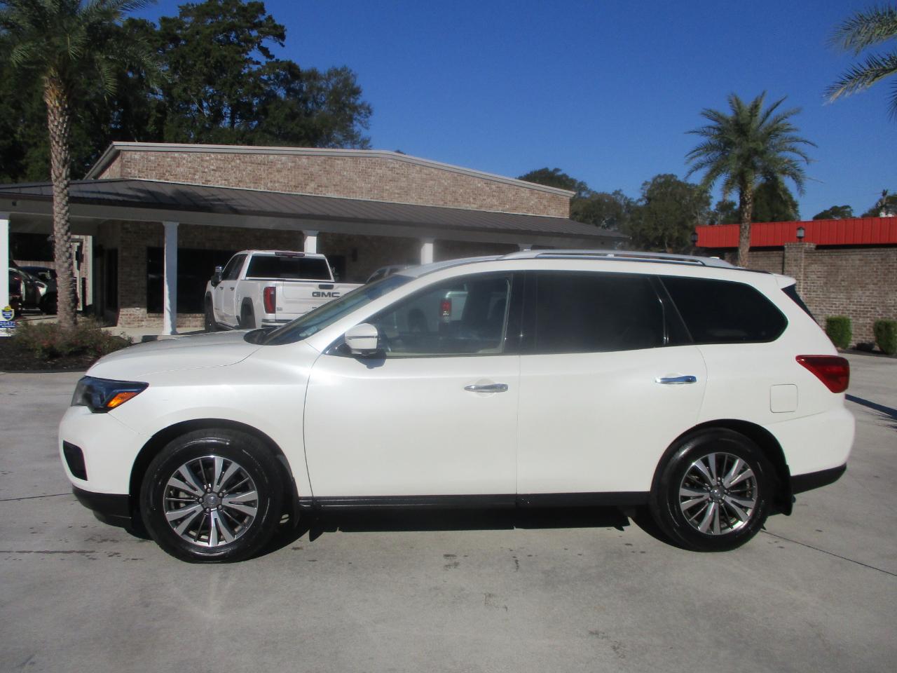 Nissan Pathfinder FWD SL 2019