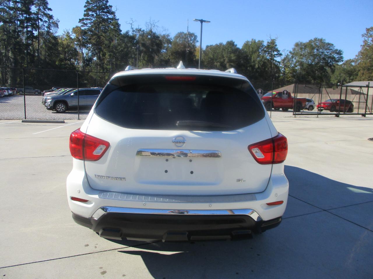 Nissan Pathfinder FWD SL 2019