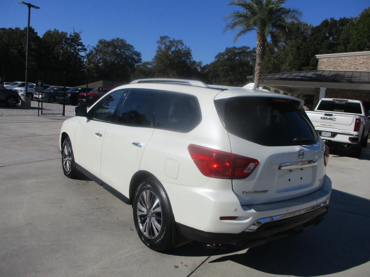 Nissan Pathfinder FWD SL 2019