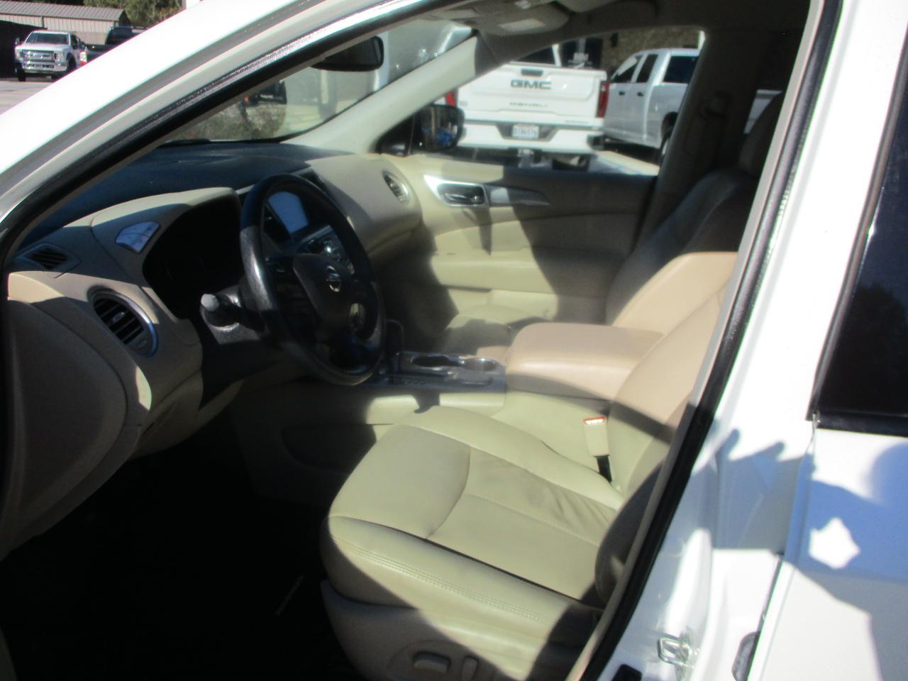 Nissan Pathfinder FWD SL 2019