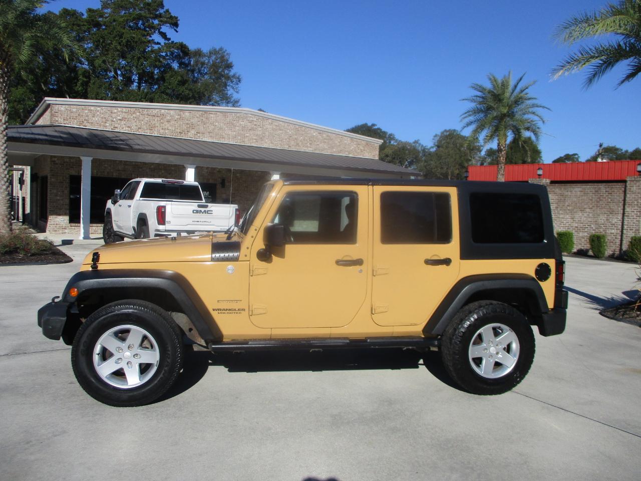 Jeep Wrangler Unlimited 4WD 4dr Sport 2013