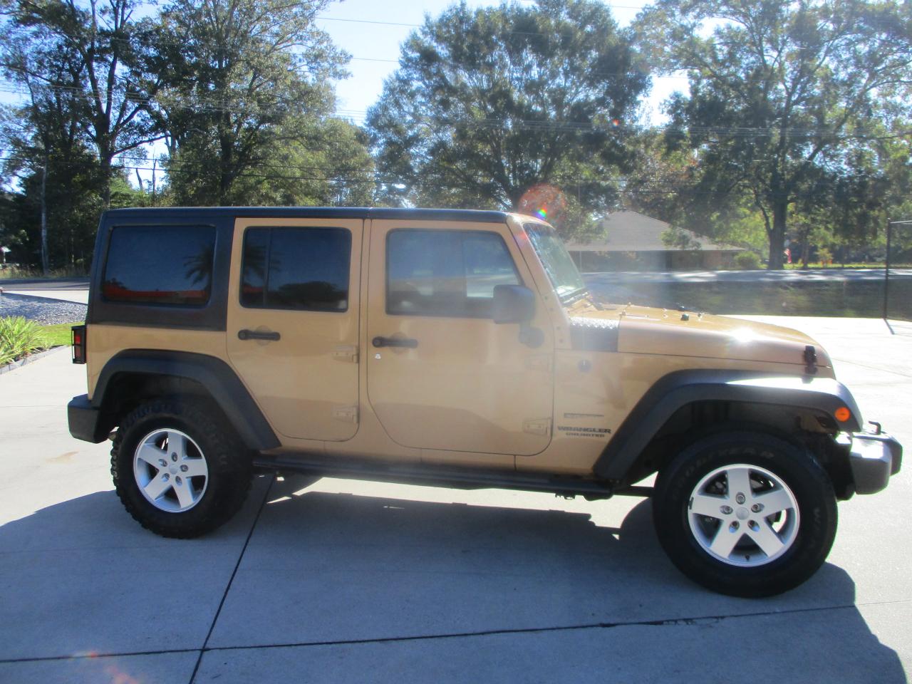 Jeep Wrangler Unlimited 4WD 4dr Sport 2013