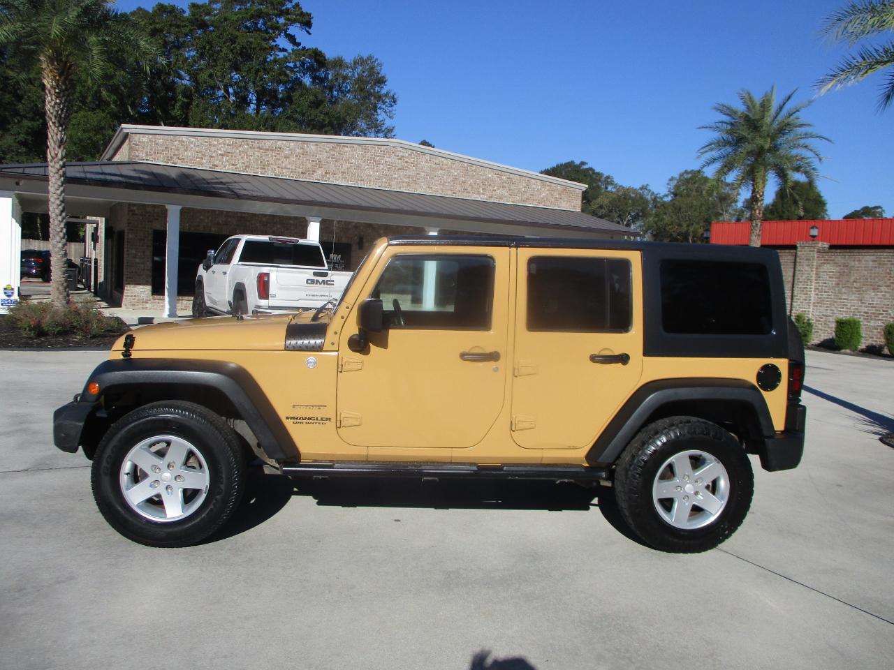 Jeep Wrangler Unlimited 4WD 4dr Sport 2013