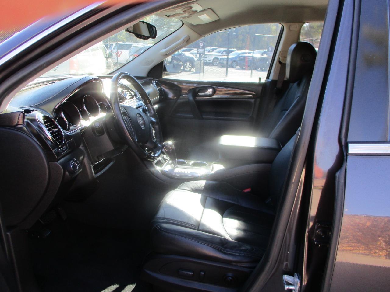 Buick Enclave FWD 4dr Leather 2015