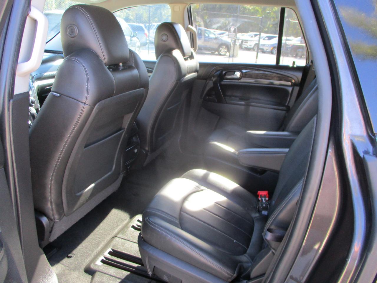 Buick Enclave FWD 4dr Leather 2015