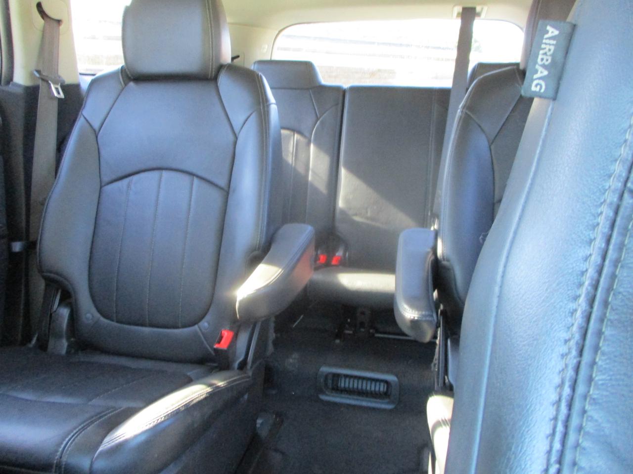 Buick Enclave FWD 4dr Leather 2015