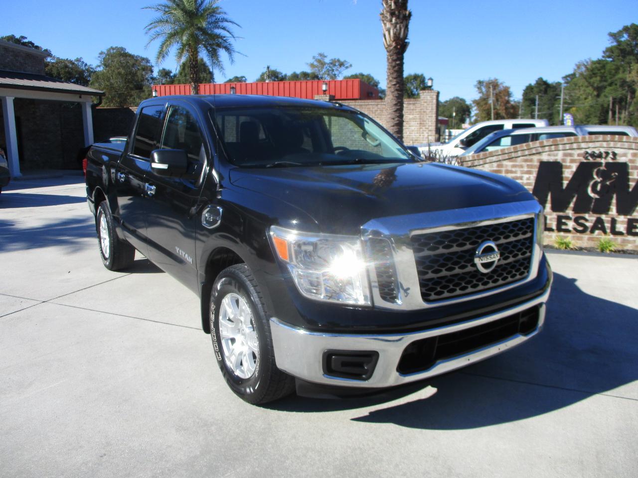 Nissan Titan 4x2 Crew Cab SV 2017