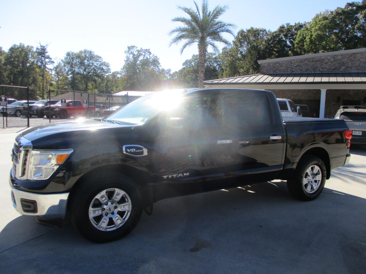Nissan Titan 4x2 Crew Cab SV 2017