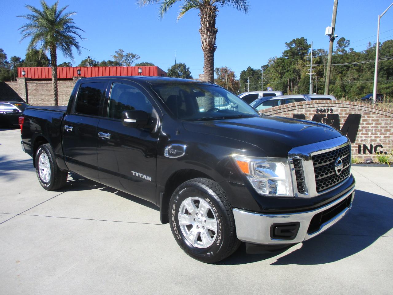 Nissan Titan 4x2 Crew Cab SV 2017