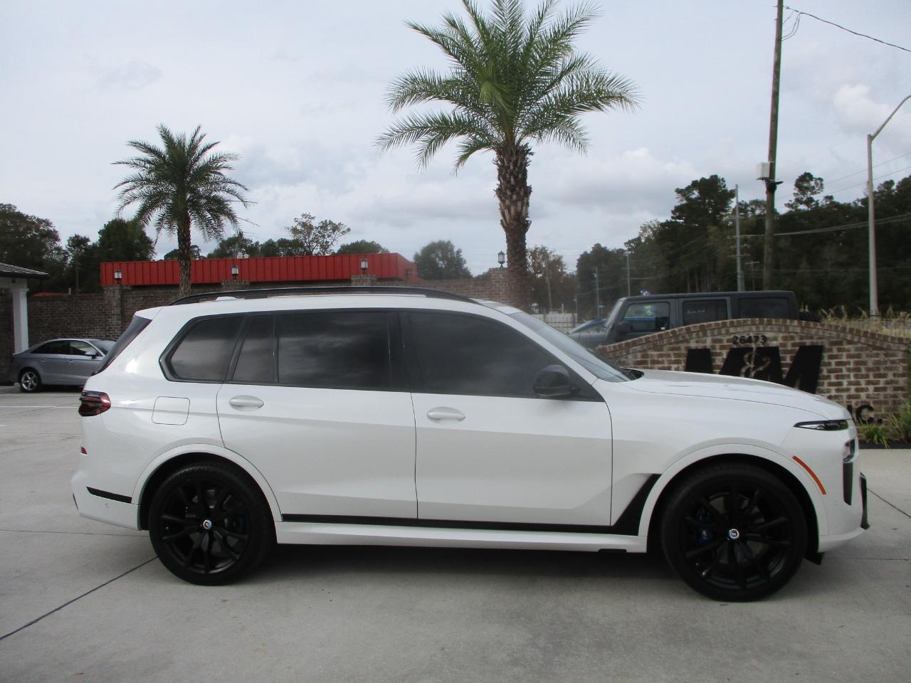 BMW X7 M60i 2023
