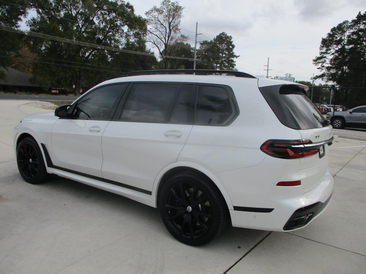 BMW X7 M60i 2023