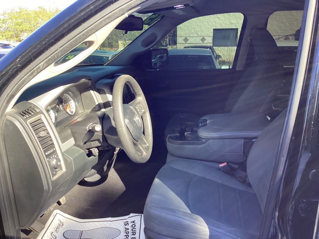 RAM 1500 Tradesman Quad Cab 4WD 2015 RAM 1500 Tradesman Quad Cab 4WD 2015