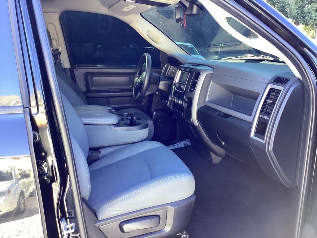 RAM 1500 Tradesman Quad Cab 4WD 2015 RAM 1500 Tradesman Quad Cab 4WD 2015