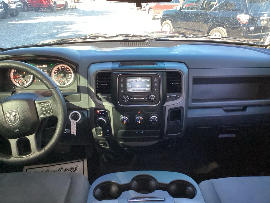 RAM 1500 Tradesman Quad Cab 4WD 2015 RAM 1500 Tradesman Quad Cab 4WD 2015