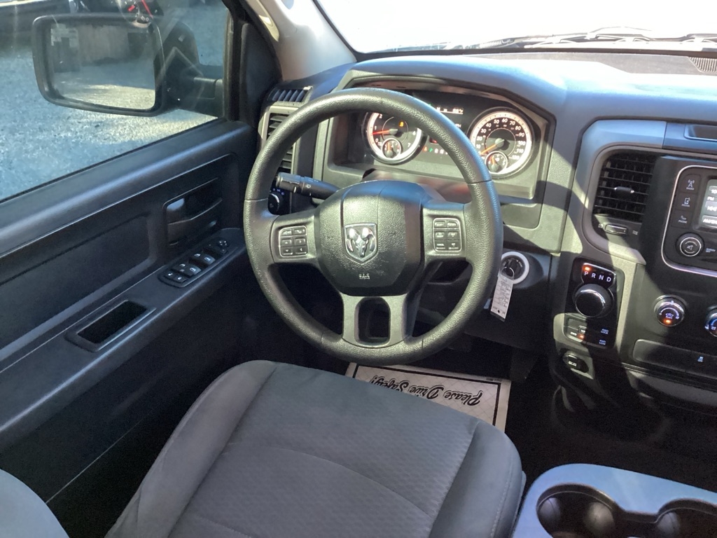 RAM 1500 Tradesman Quad Cab 4WD 2015 RAM 1500 Tradesman Quad Cab 4WD 2015