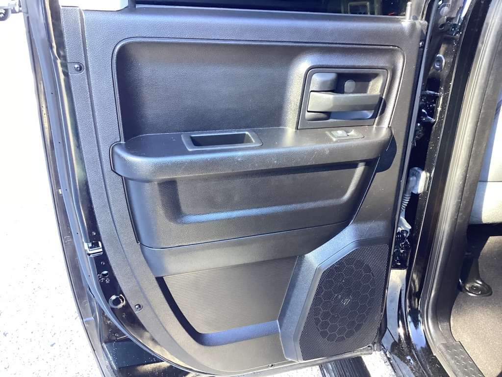 RAM 1500 Tradesman Quad Cab 4WD 2015 RAM 1500 Tradesman Quad Cab 4WD 2015