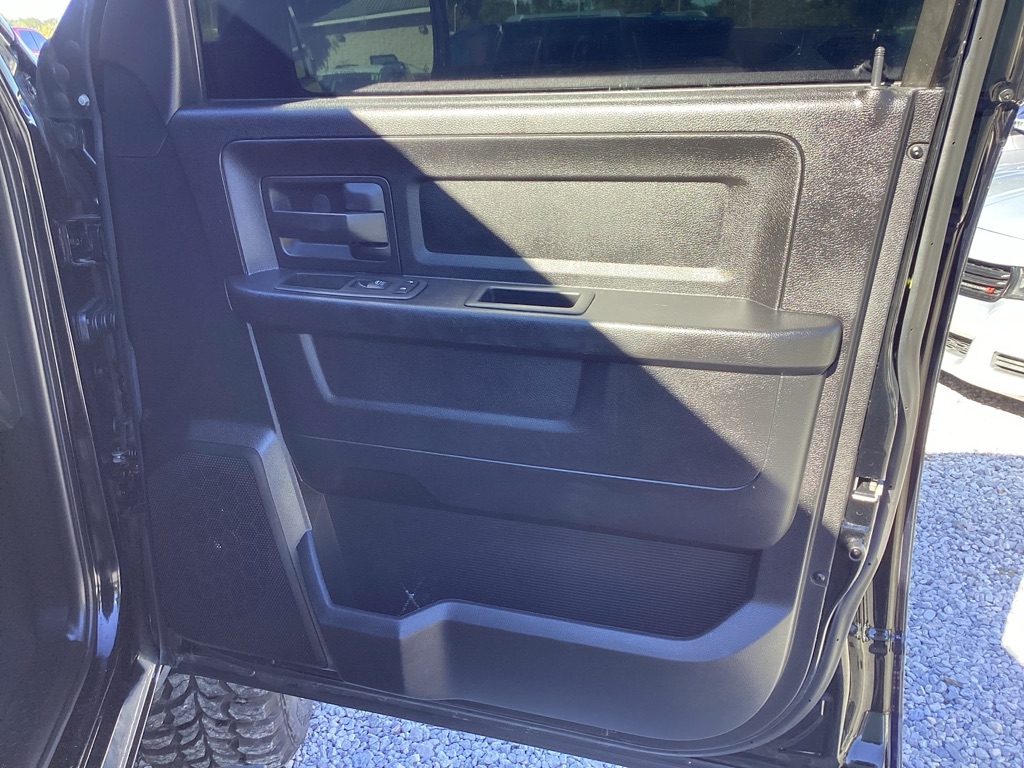 RAM 1500 Tradesman Quad Cab 4WD 2015 RAM 1500 Tradesman Quad Cab 4WD 2015