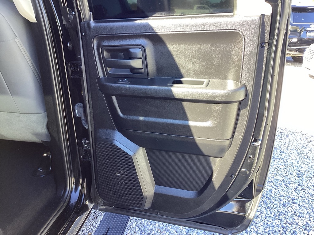 RAM 1500 Tradesman Quad Cab 4WD 2015 RAM 1500 Tradesman Quad Cab 4WD 2015