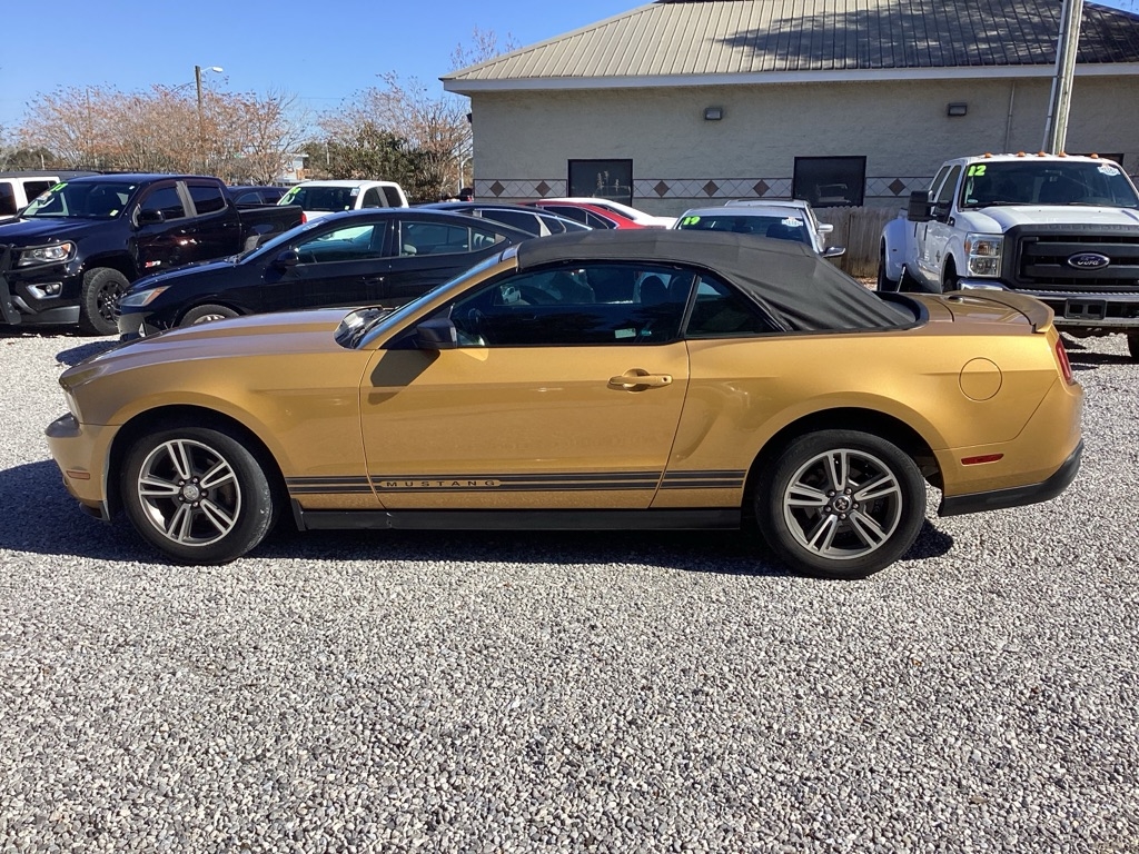 Ford Mustang V6 Convertible 2010