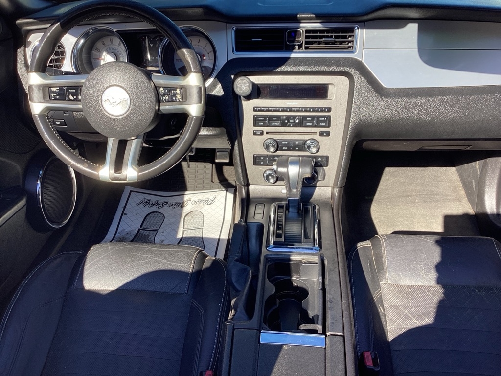 Ford Mustang V6 Convertible 2010