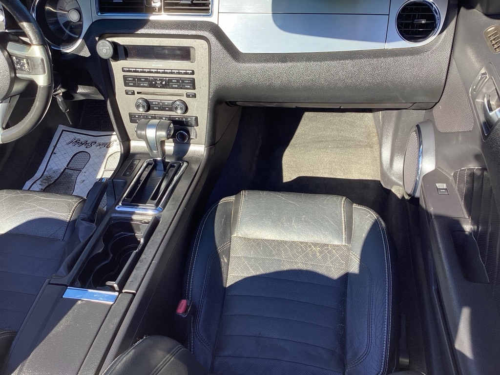 Ford Mustang V6 Convertible 2010