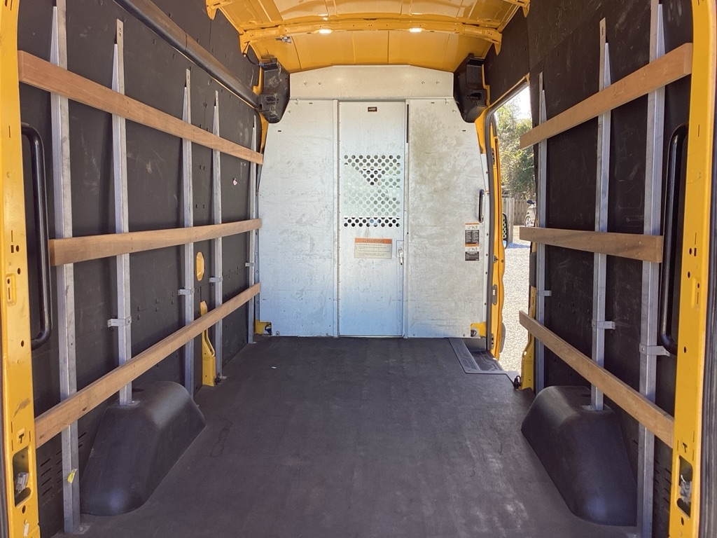 Ford Transit 250 Van Low Roof w/Sliding Pass. 130-in. WB 2021