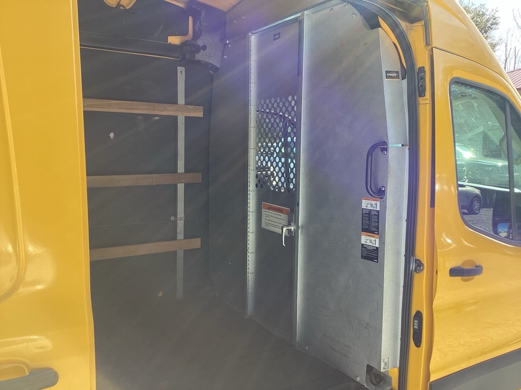 Ford Transit 250 Van Low Roof w/Sliding Pass. 130-in. WB 2021