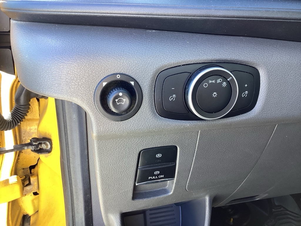 Ford Transit 250 Van Low Roof w/Sliding Pass. 130-in. WB 2021