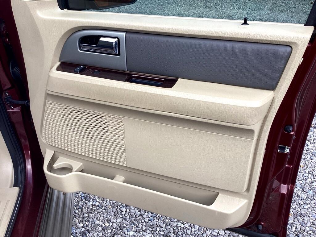 Ford Expedition EL XLT 2WD 2012