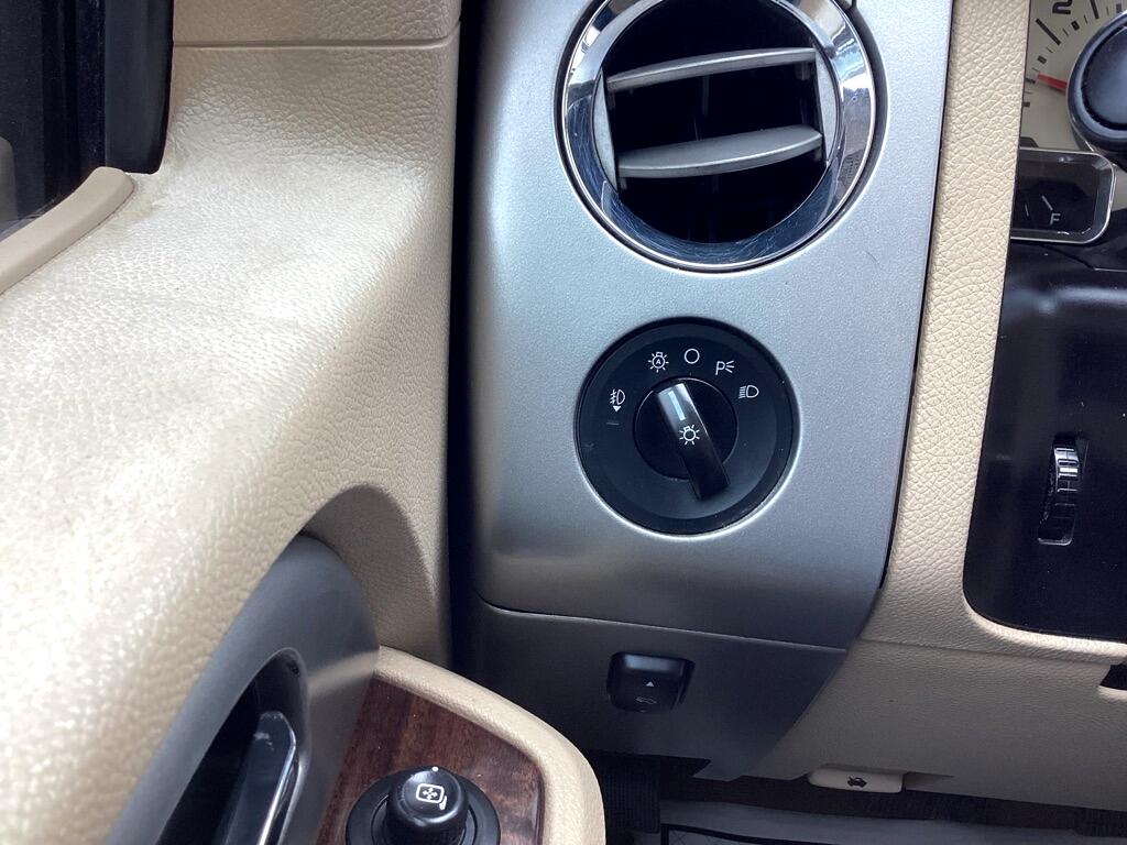 Ford Expedition EL XLT 2WD 2012