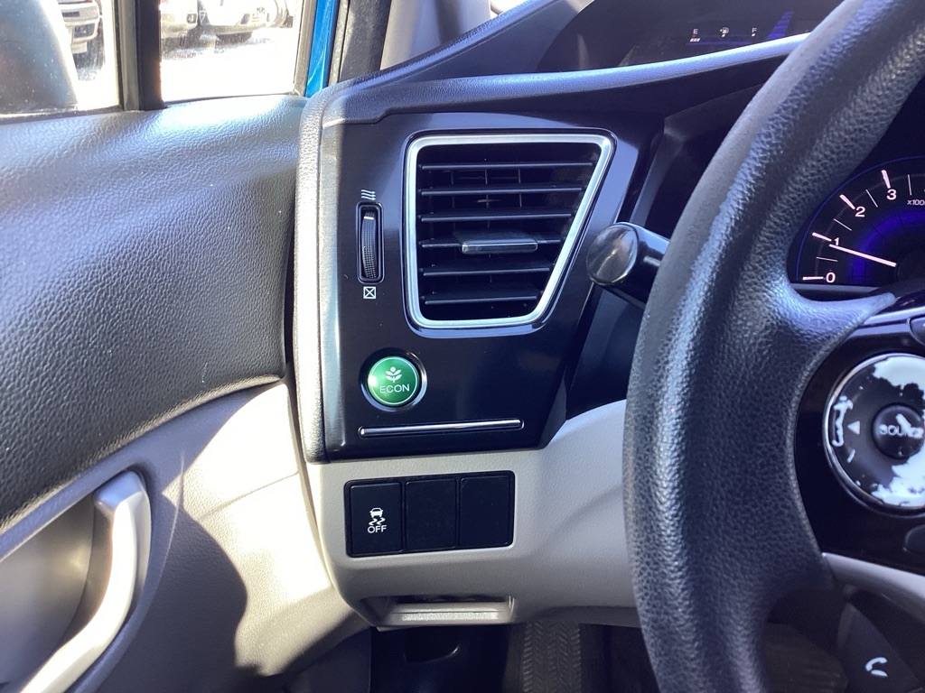 Honda Civic LX Sedan 5-Speed AT 2013