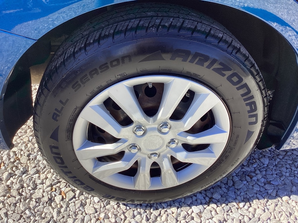 Honda Civic LX Sedan 5-Speed AT 2013