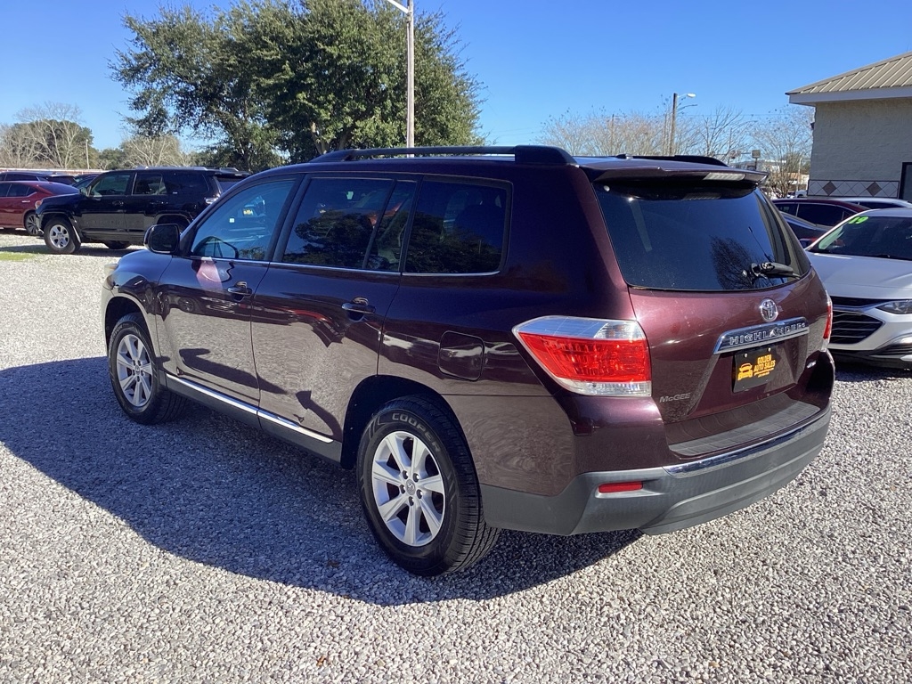 Toyota Highlander Base 4WD 2012