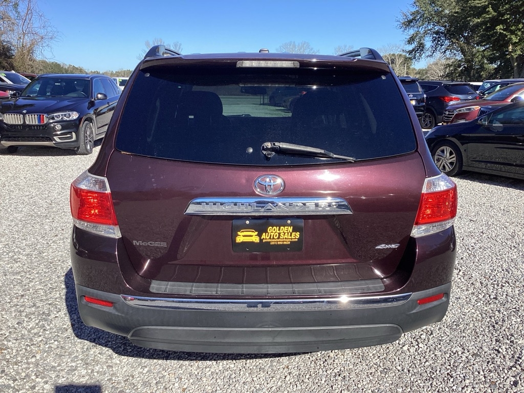 Toyota Highlander Base 4WD 2012