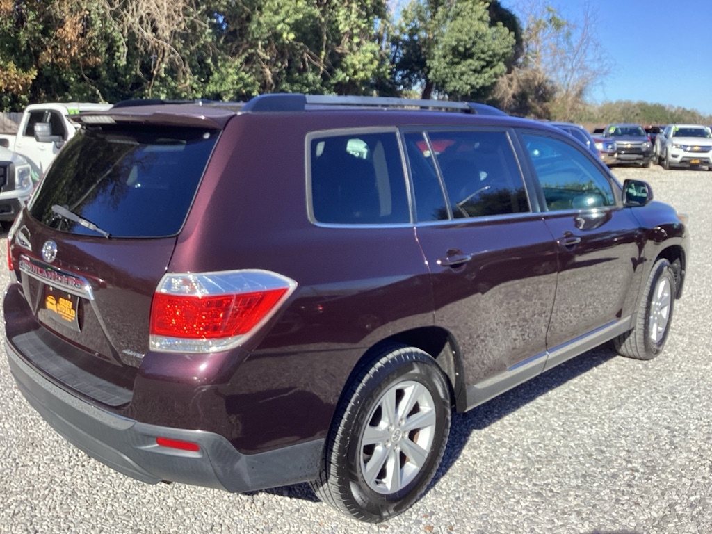 Toyota Highlander Base 4WD 2012
