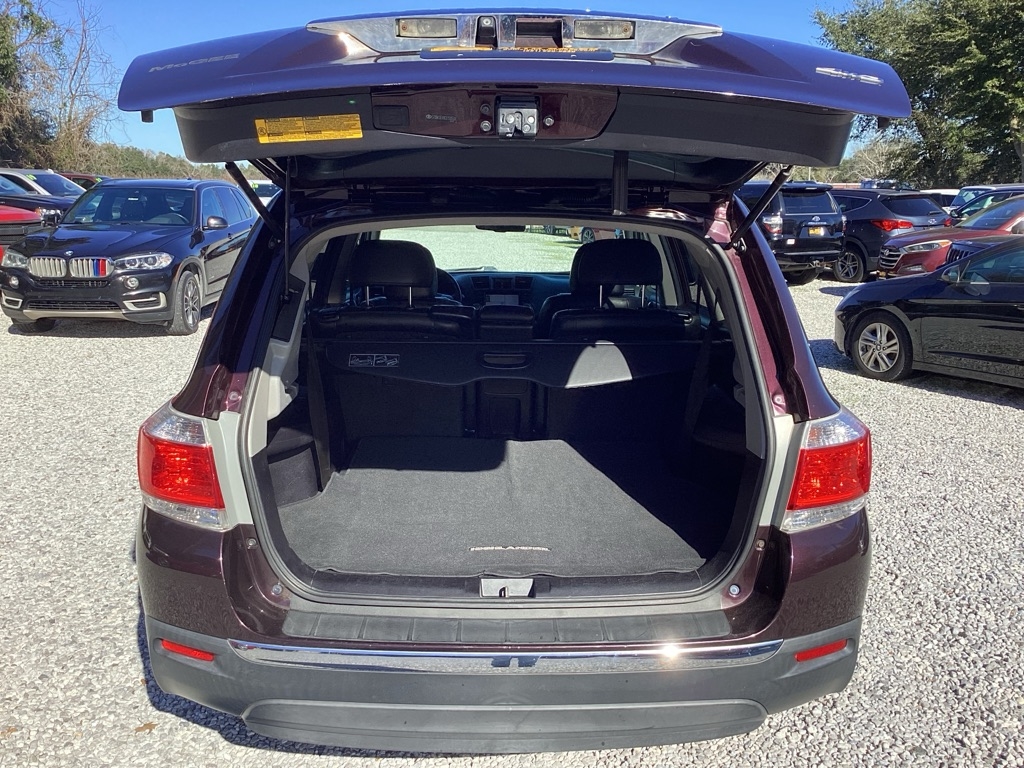 Toyota Highlander Base 4WD 2012