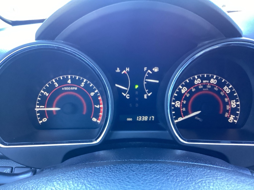 Toyota Highlander Base 4WD 2012