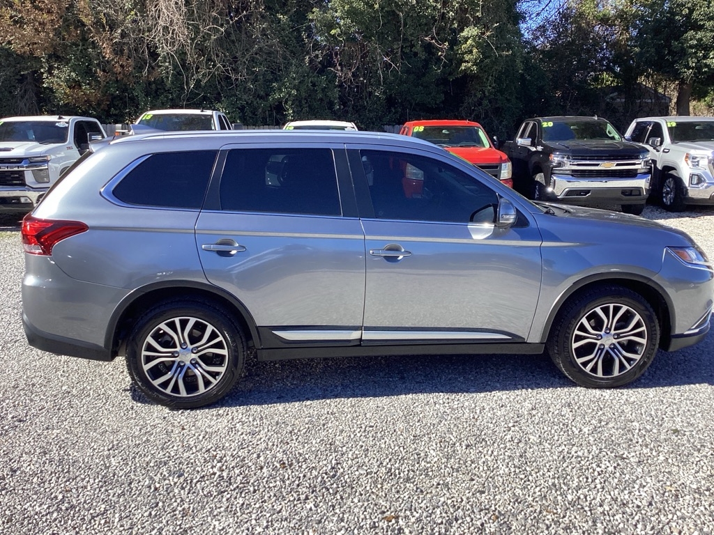 Mitsubishi Outlander SE 2WD 2017
